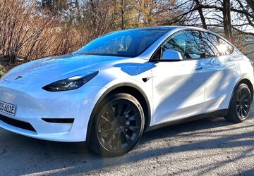 Tesla Model Y 69.000 km 30.410 &euro; Wuppertal 42111