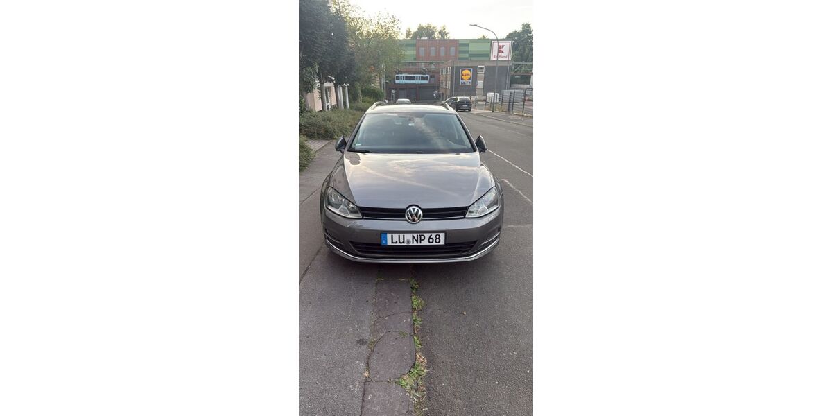 VW Golf 317.000 km 8.900 &euro; Wuppertal 42105
