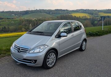 Mercedes-Benz A 180 93.000 km 5.850 &euro; Essen 45239