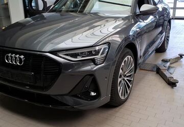 Audi e-tron 77.082 km 32.829 &euro; Hagen 58091