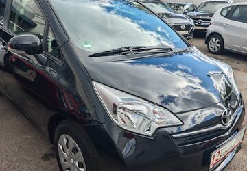 Toyota Verso-S 94.000 km 9.400 &euro; Essen 45136