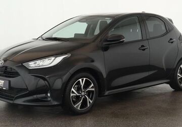 Toyota Yaris 12.400 km 22.484 &euro; Düsseldorf 40233