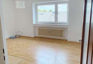 Wohnung Solingen Mitte - 1 Zimmer, 25 m&sup2;, 250&euro; | Angebot:27311049